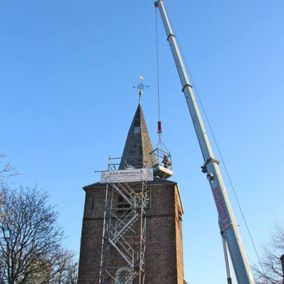 Hijskraan kerk